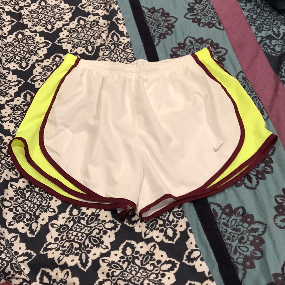Never worn size M Nike shorts